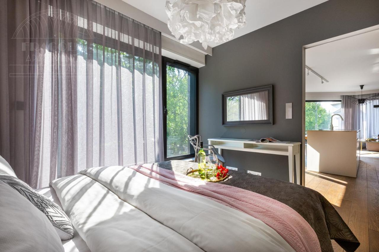 Modern View Of Planty Park Appartement Krakau Buitenkant foto