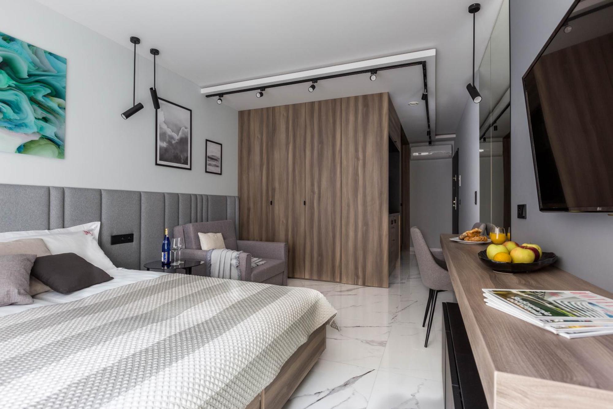 Modern View Of Planty Park Appartement Krakau Buitenkant foto