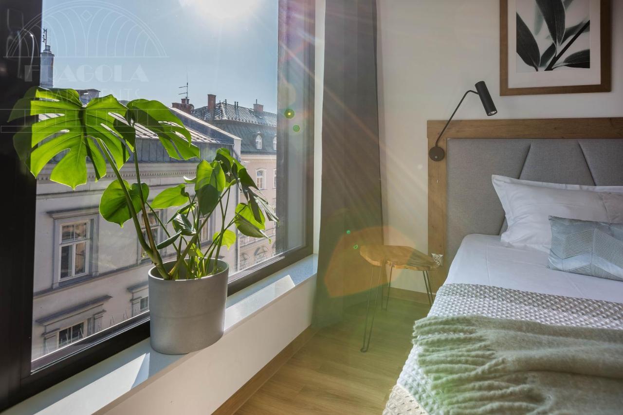 Modern View Of Planty Park Appartement Krakau Buitenkant foto